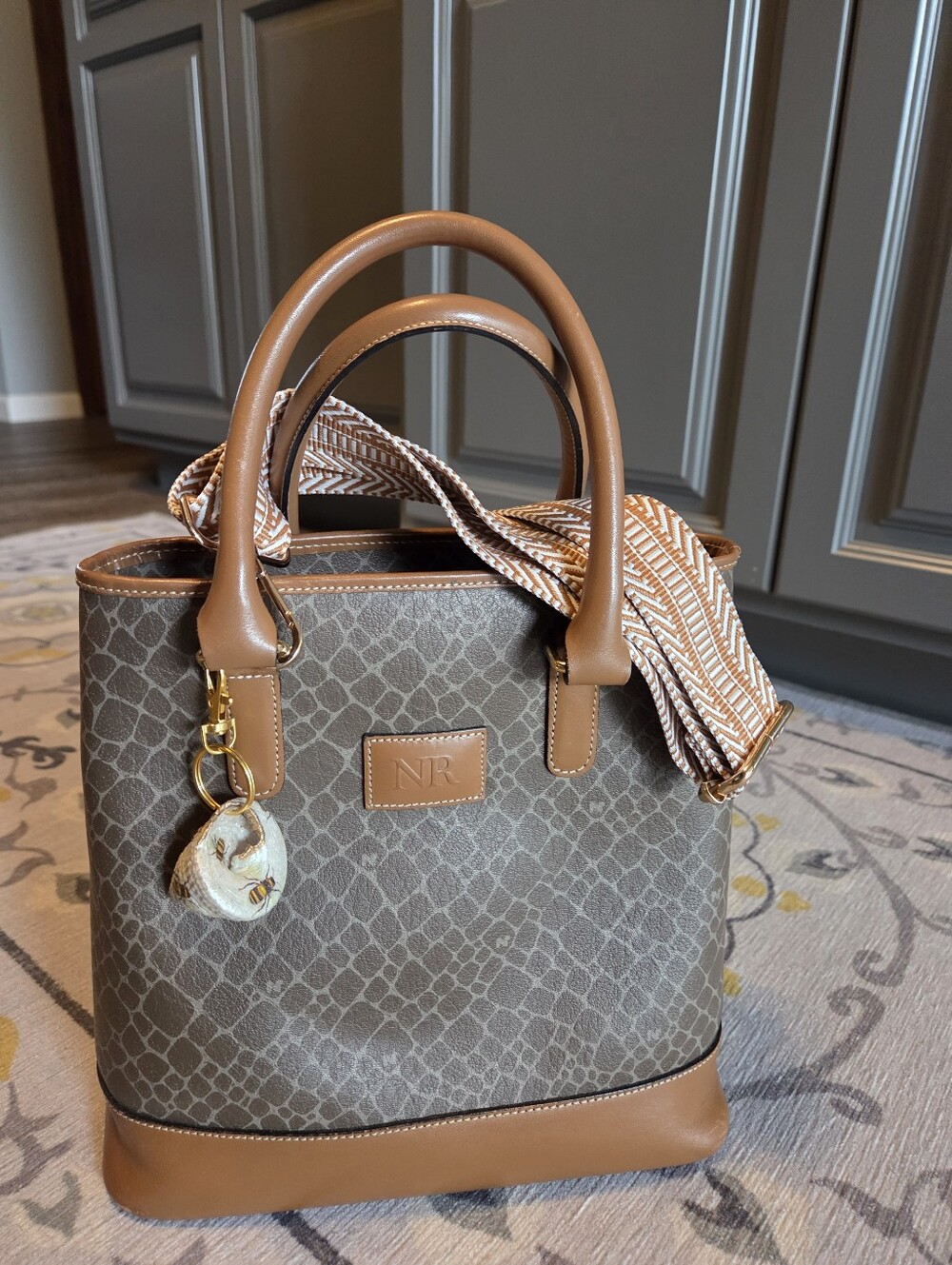 Nina Ricci Bucket Bag With Added Generic Crossbody Strap And Charm⚜️🤎⚜️